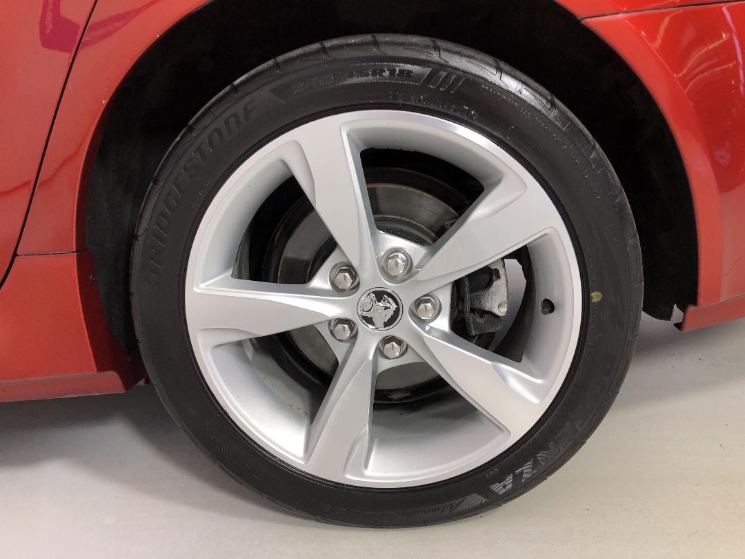 Photo '11' of Holden Commodore Photo '11' of Holden Commodore