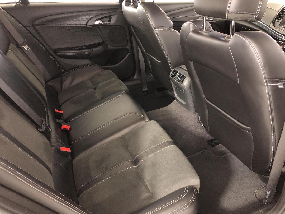 Photo '20' of Holden Commodore Photo '20' of Holden Commodore