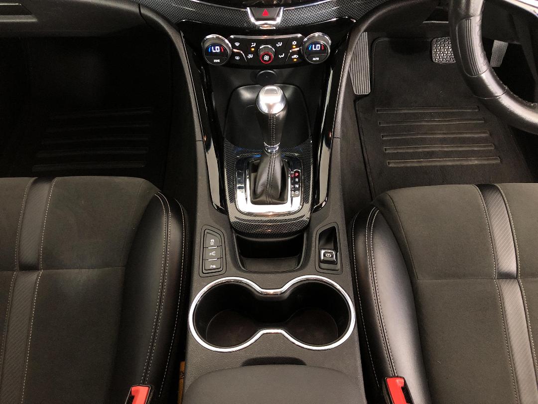 Photo '18' of Holden Commodore Photo '18' of Holden Commodore