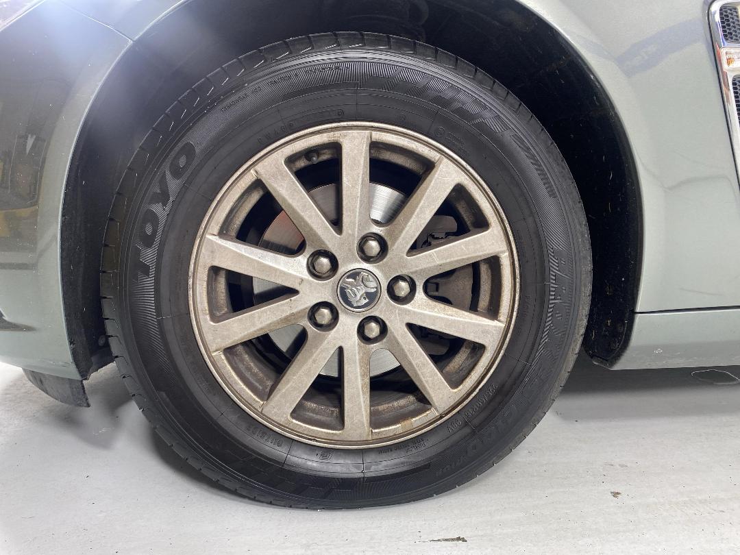 Photo '10' of Holden Commodore