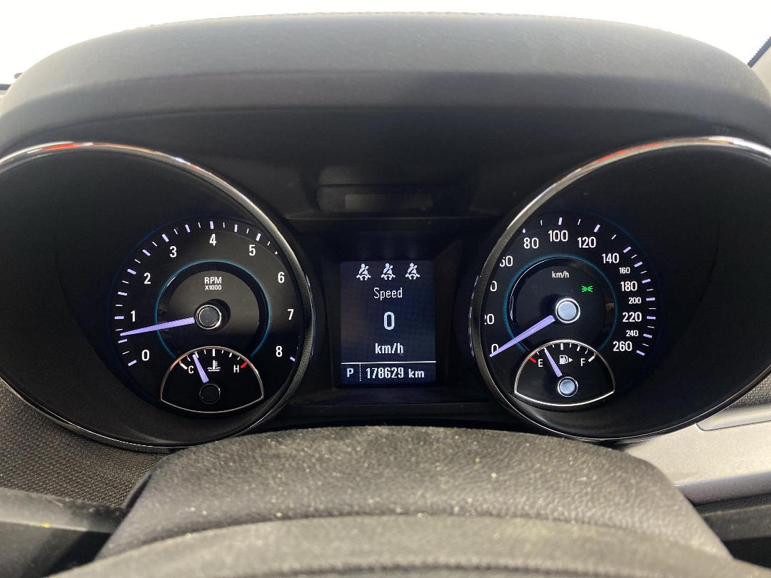 Photo '21' of Holden Commodore