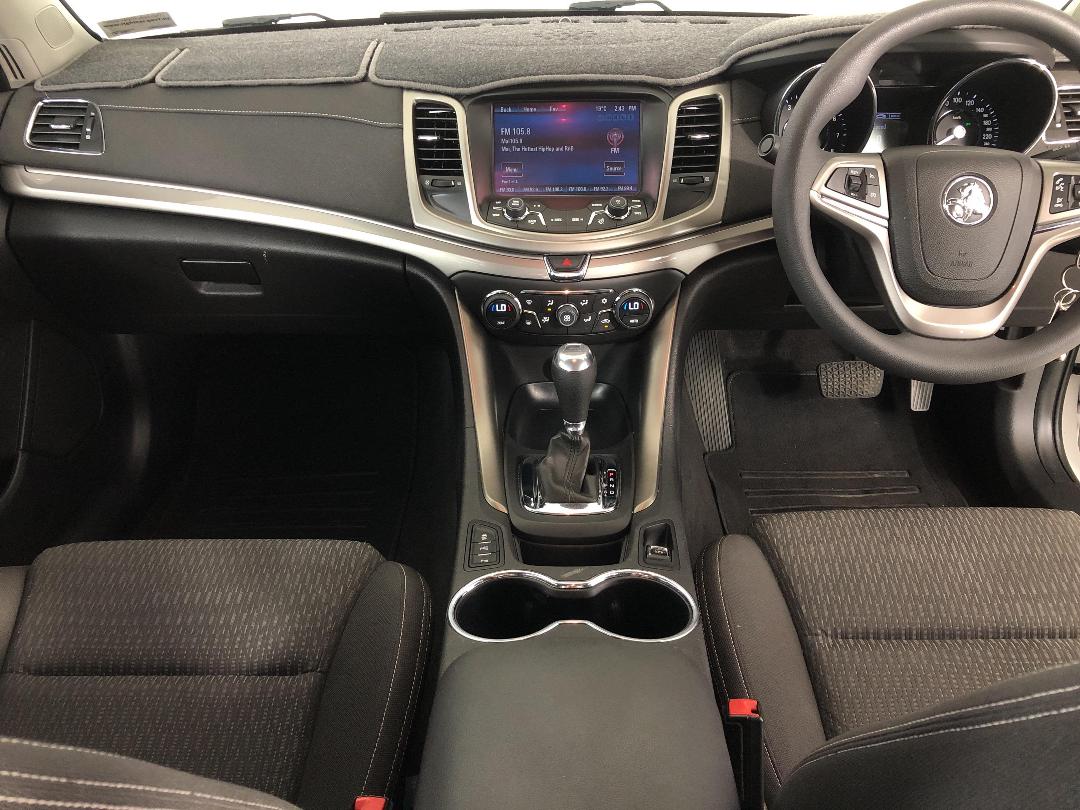 Photo '17' of Holden Commodore Photo '17' of Holden Commodore