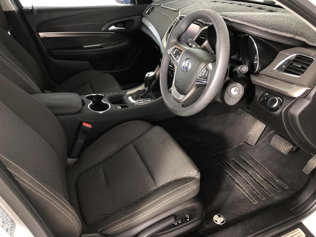 Photo '16' of Holden Commodore Photo '16' of Holden Commodore