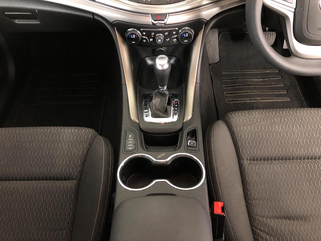 Photo '18' of Holden Commodore Photo '18' of Holden Commodore