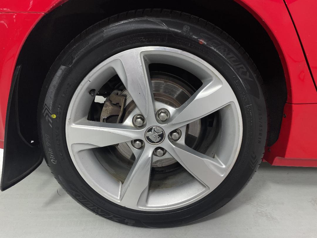 Photo '12' of Holden Commodore