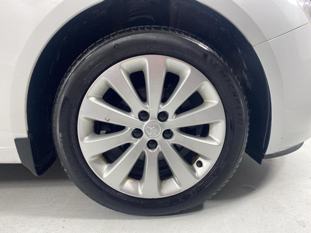 Photo '9' of Holden Cruze