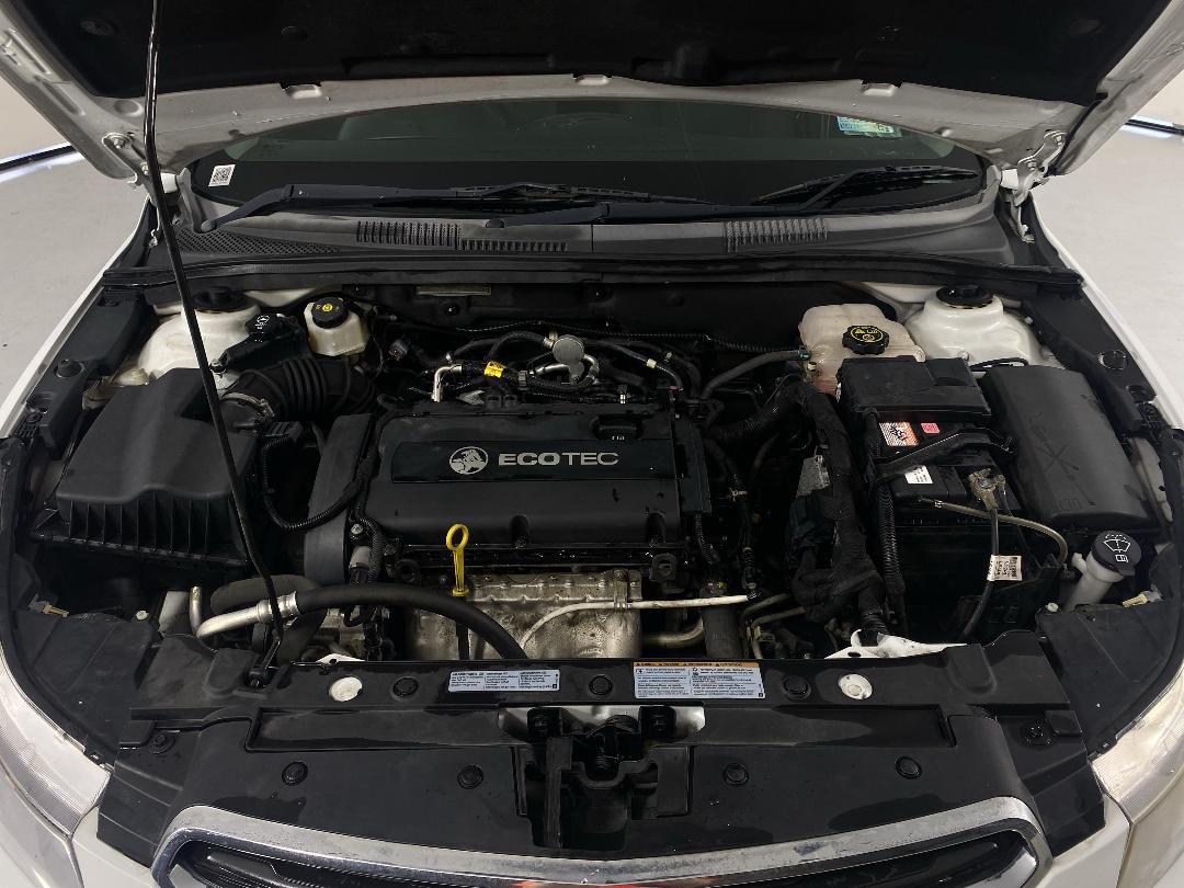 Photo '13' of Holden Cruze