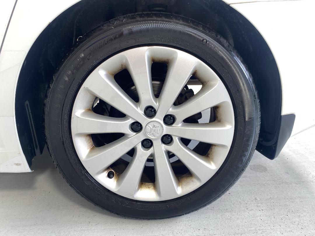 Photo '11' of Holden Cruze