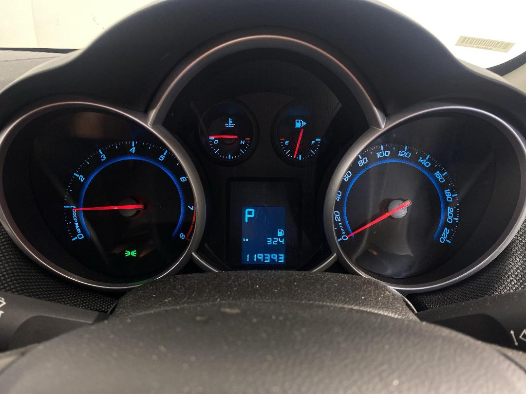 Photo '21' of Holden Cruze