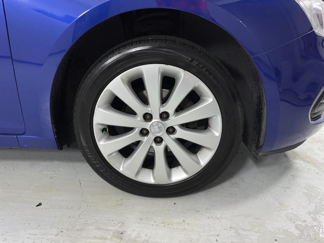 Photo '9' of Holden Cruze