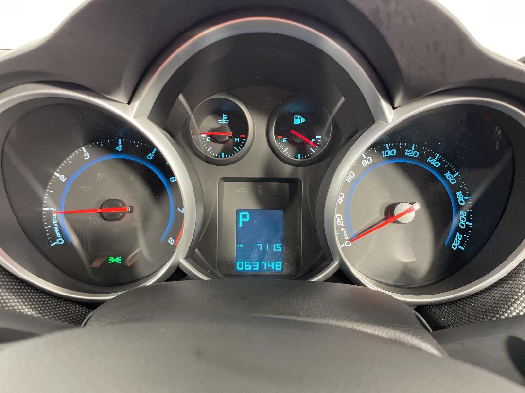 Photo '21' of Holden Cruze