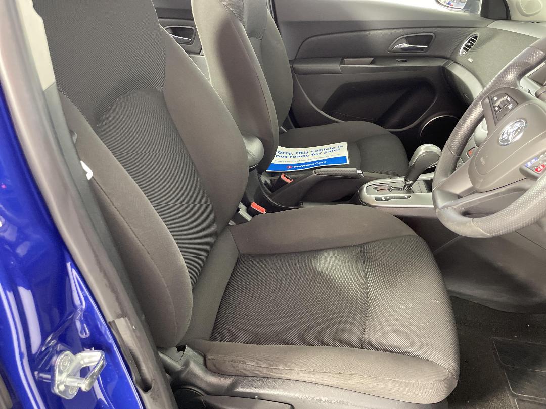 Photo '16' of Holden Cruze