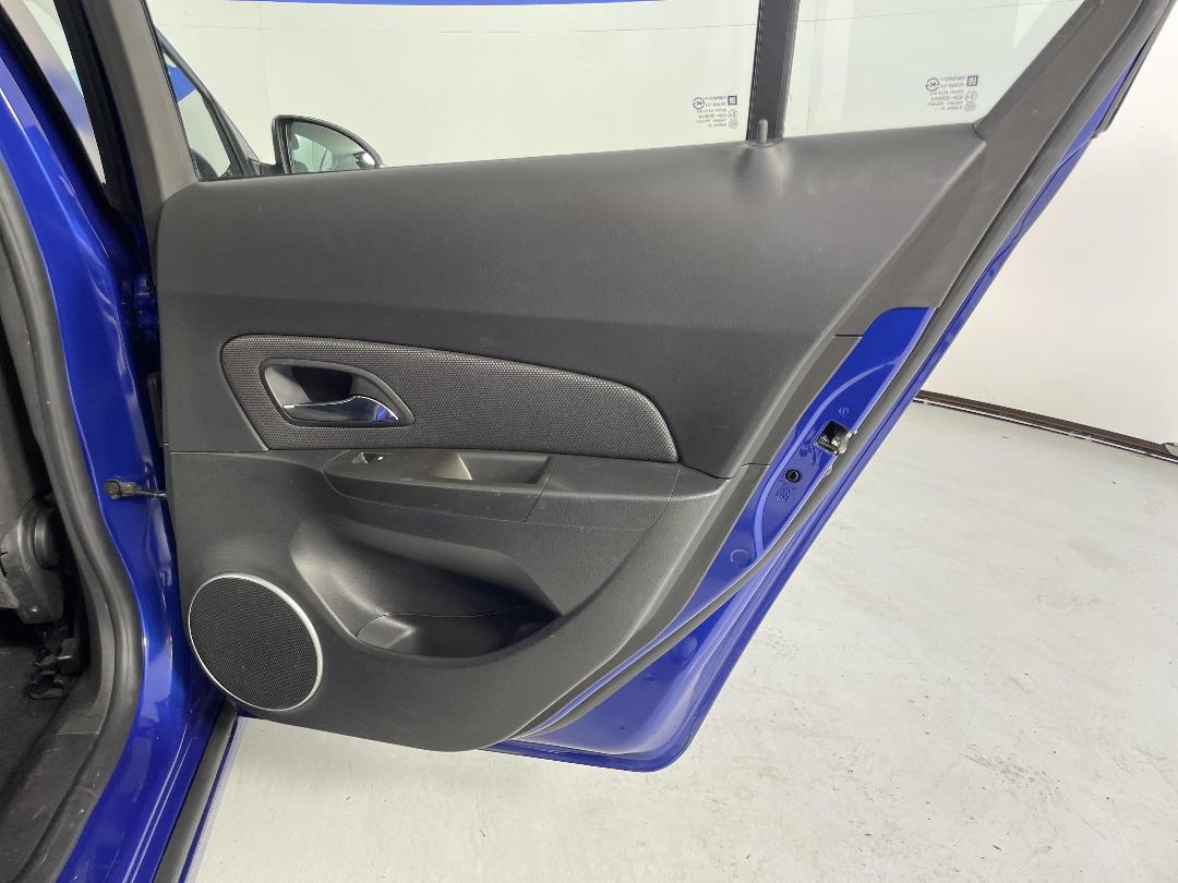 Photo '19' of Holden Cruze