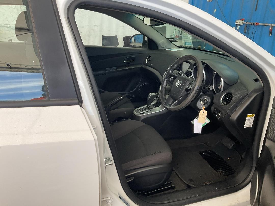 Photo '14' of Holden Cruze CD