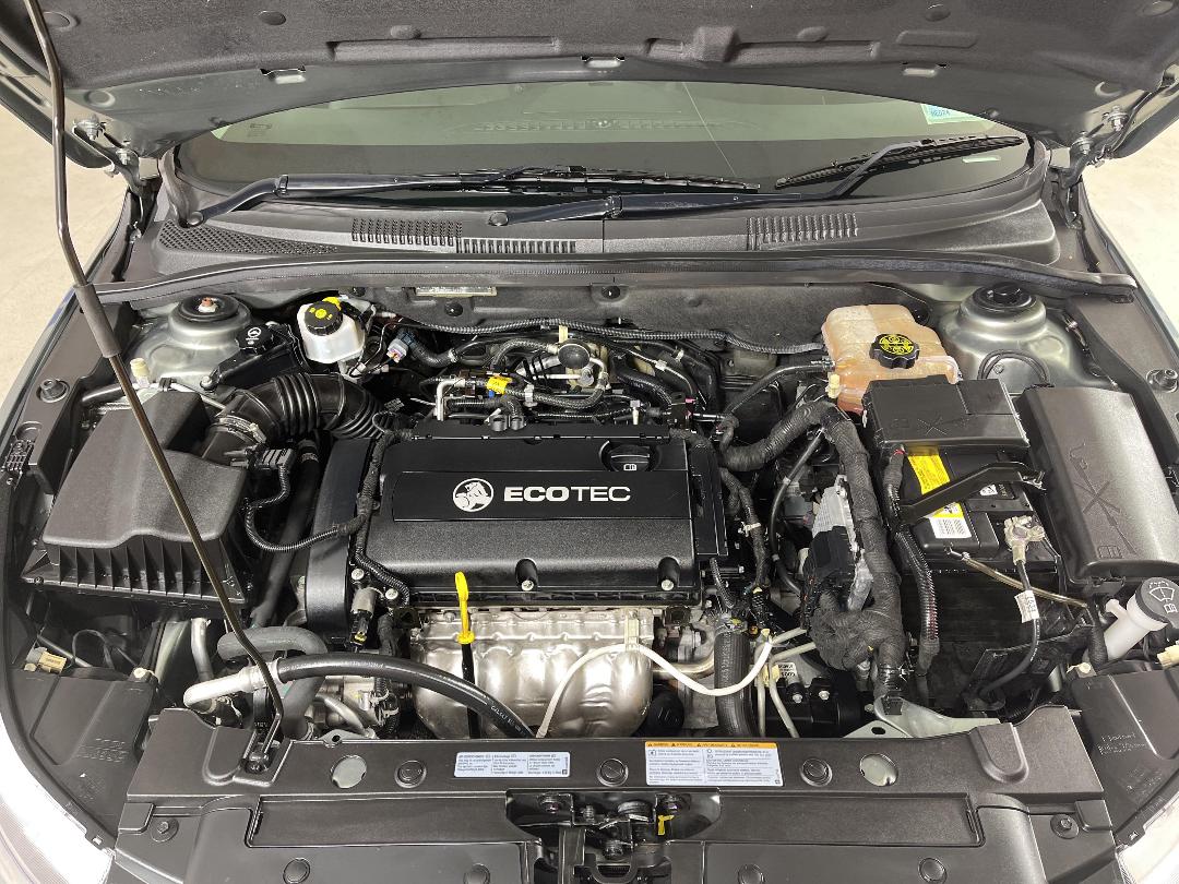 Photo '13' of Holden Cruze