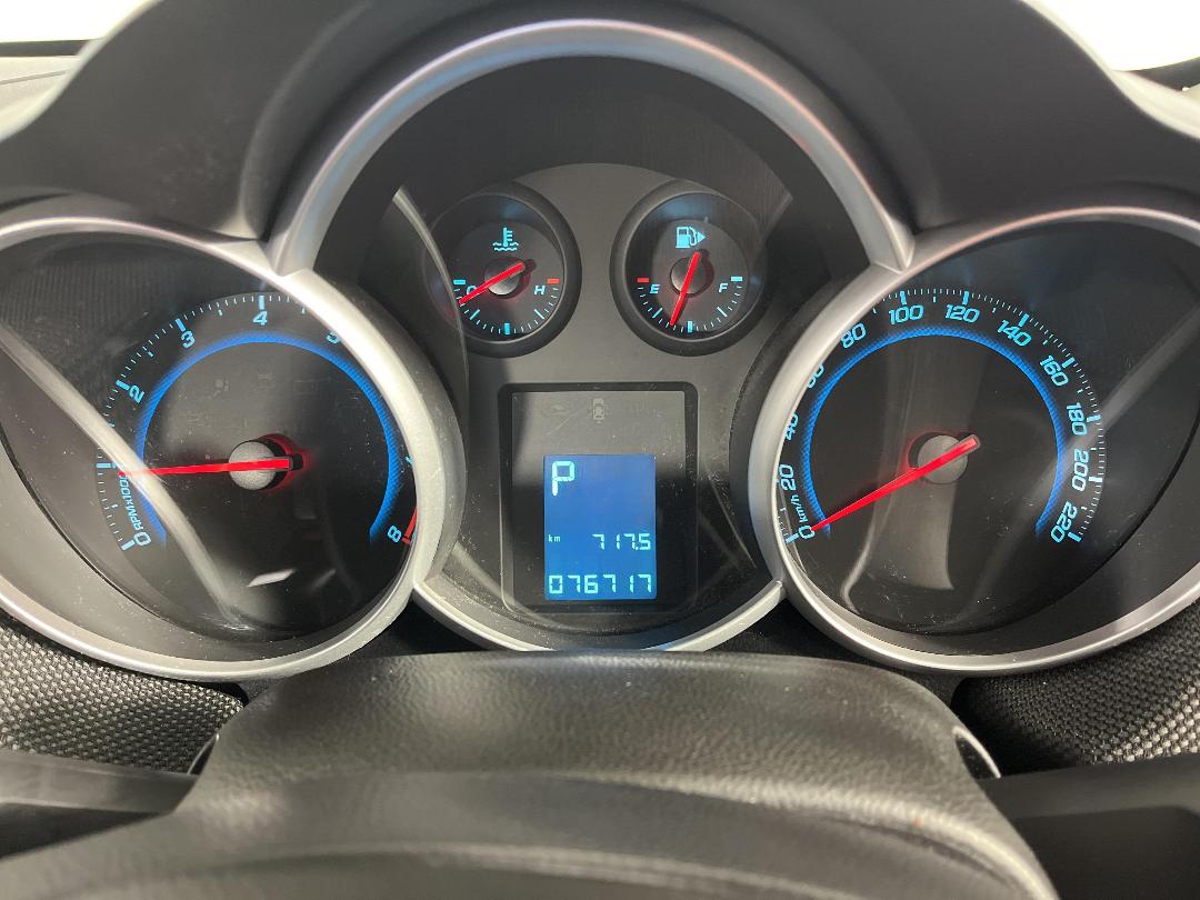 Photo '21' of Holden Cruze