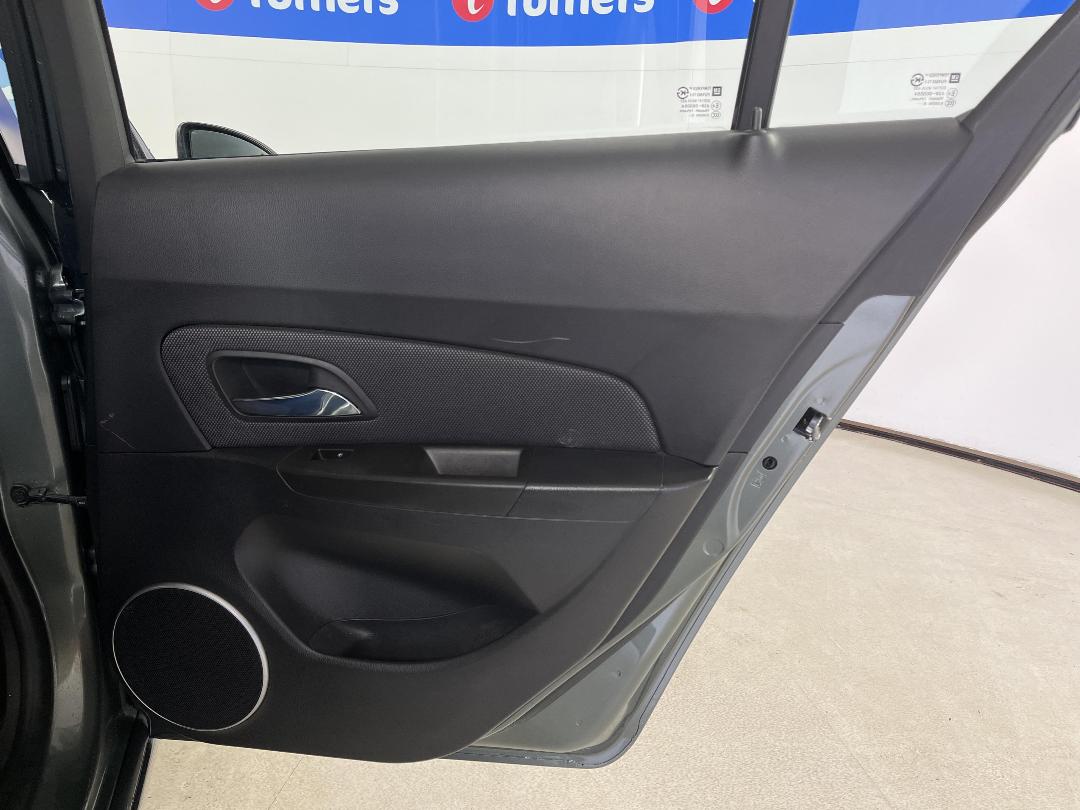 Photo '19' of Holden Cruze