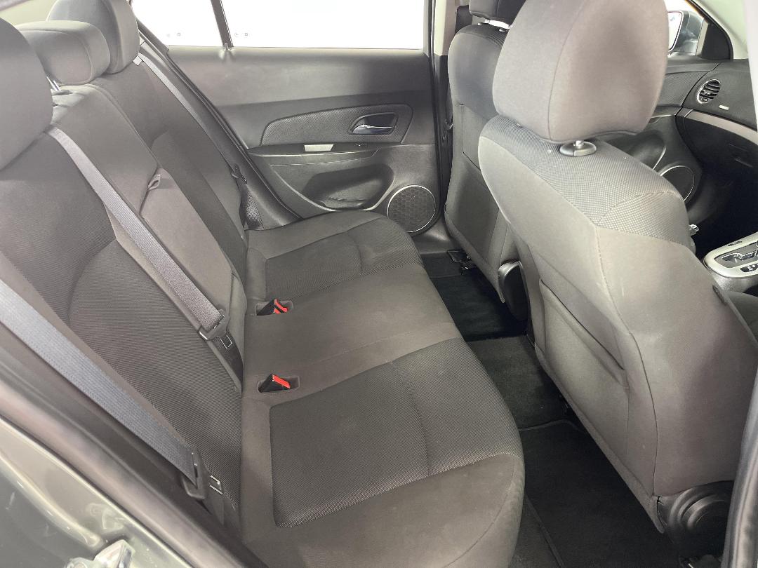 Photo '20' of Holden Cruze