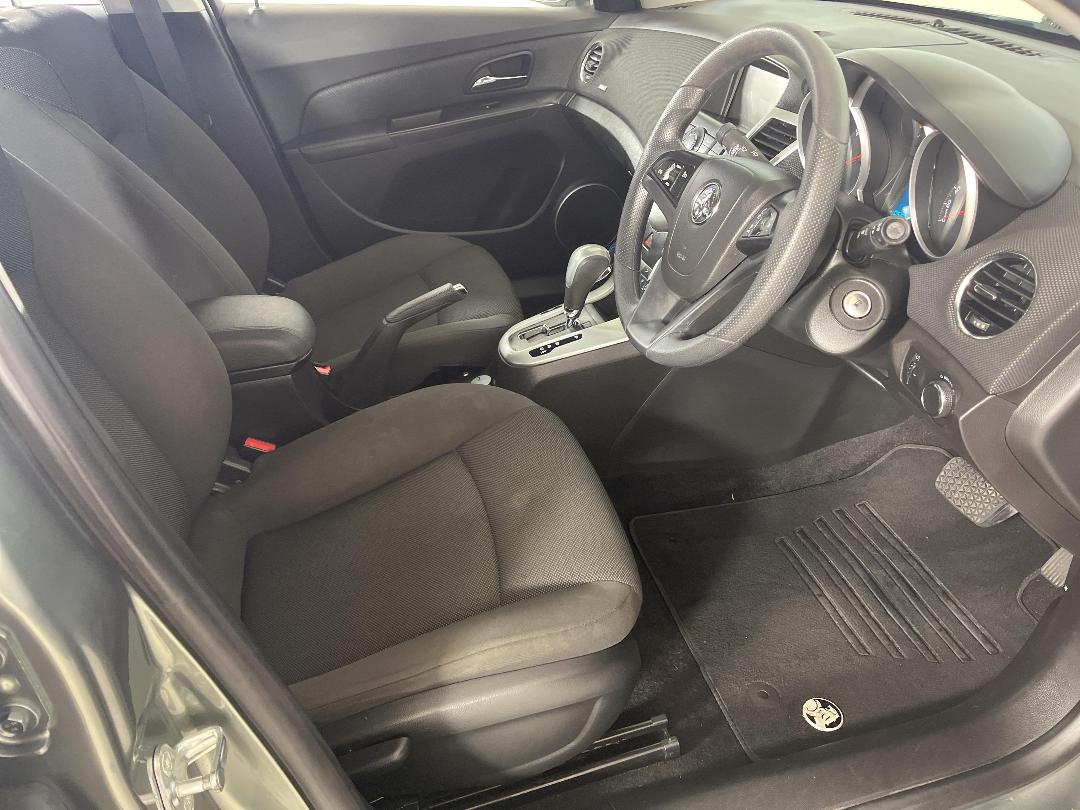 Photo '16' of Holden Cruze Photo '16' of Holden Cruze