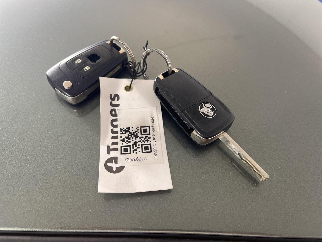 Photo '22' of Holden Cruze Photo '22' of Holden Cruze