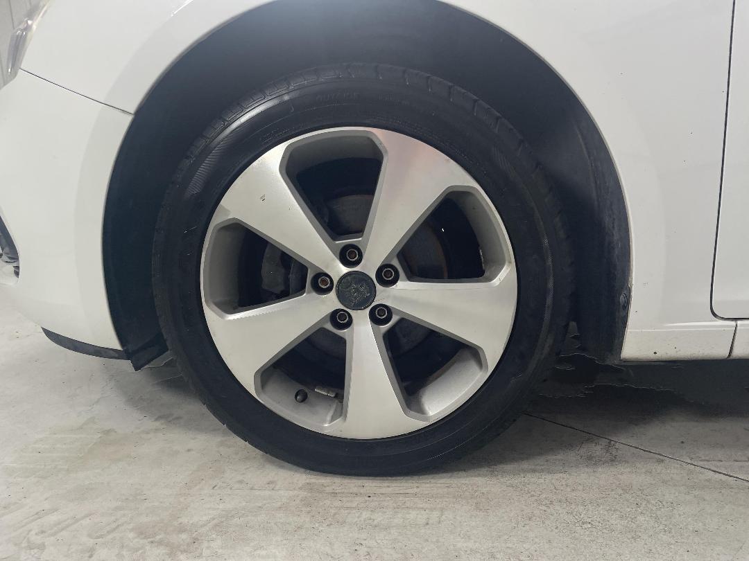 Photo '8' of Holden Cruze Z Series