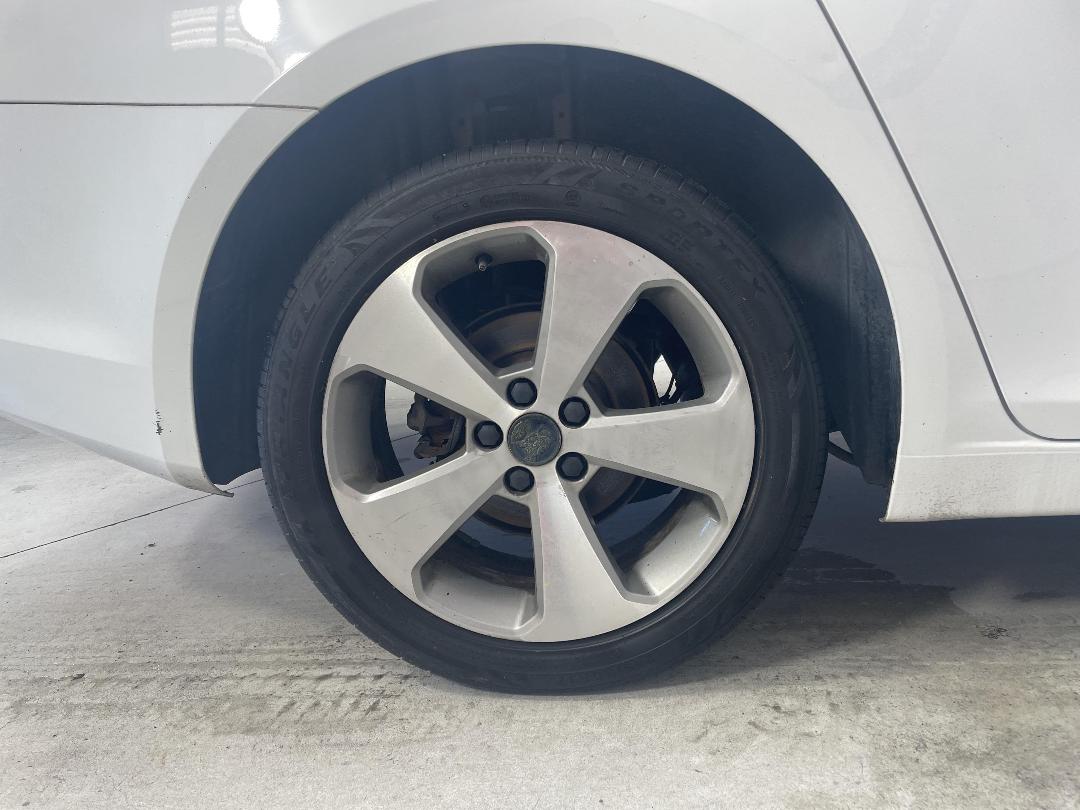 Photo '10' of Holden Cruze Z Series