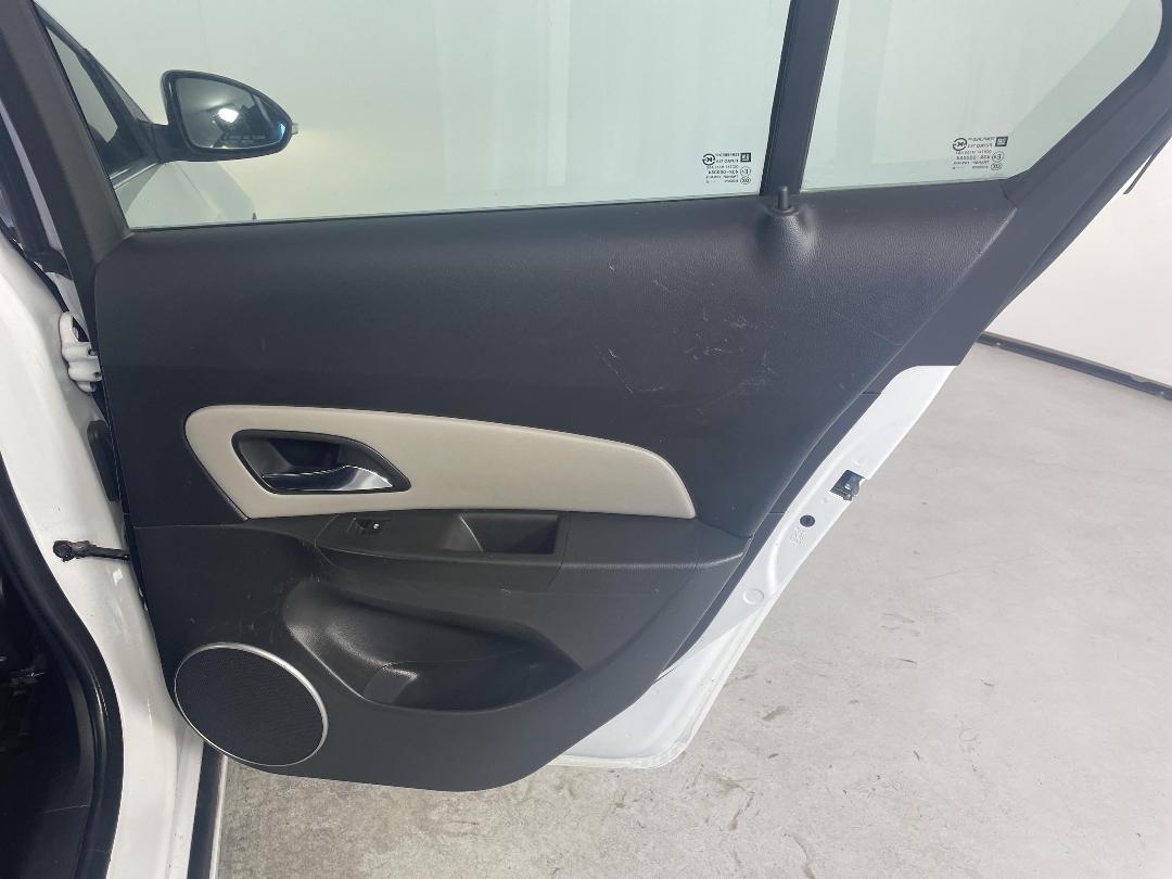 Photo '17' of Holden Cruze Z Series