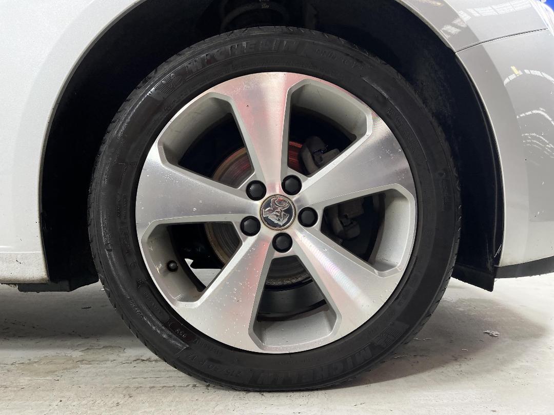 Photo '9' of Holden Cruze