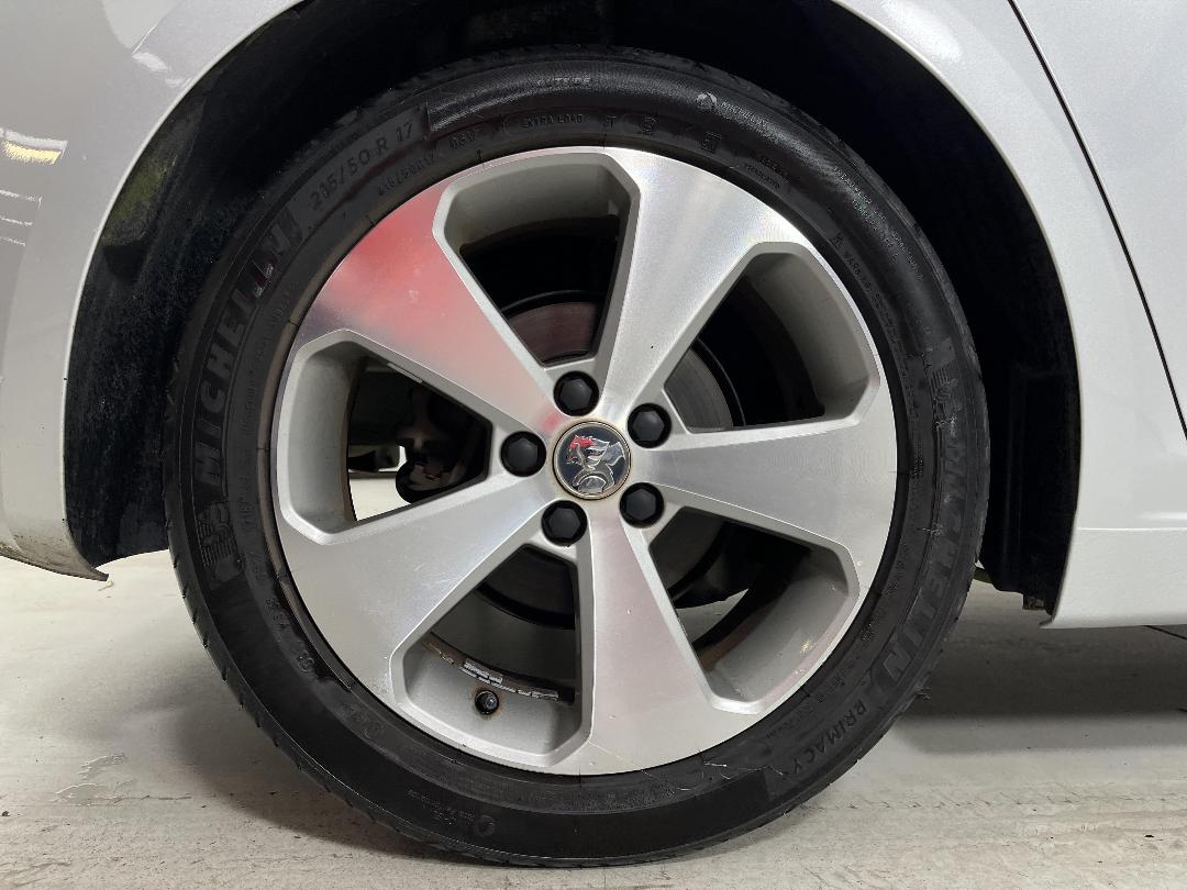 Photo '12' of Holden Cruze