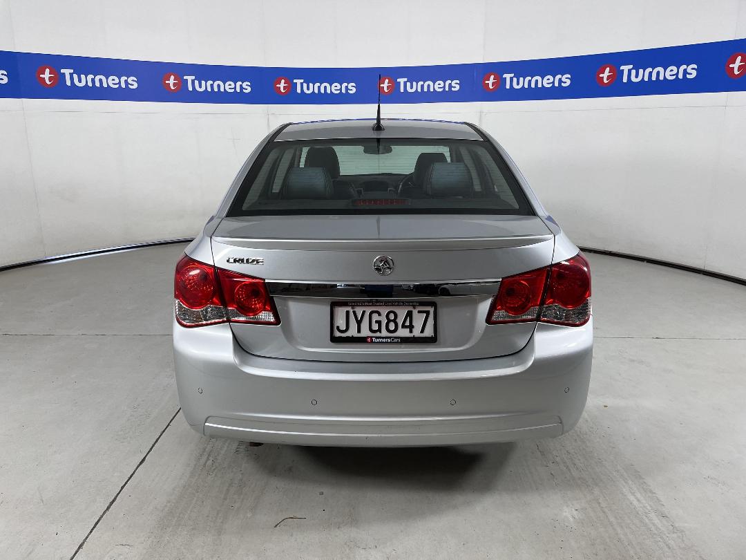 Photo '6' of Holden Cruze