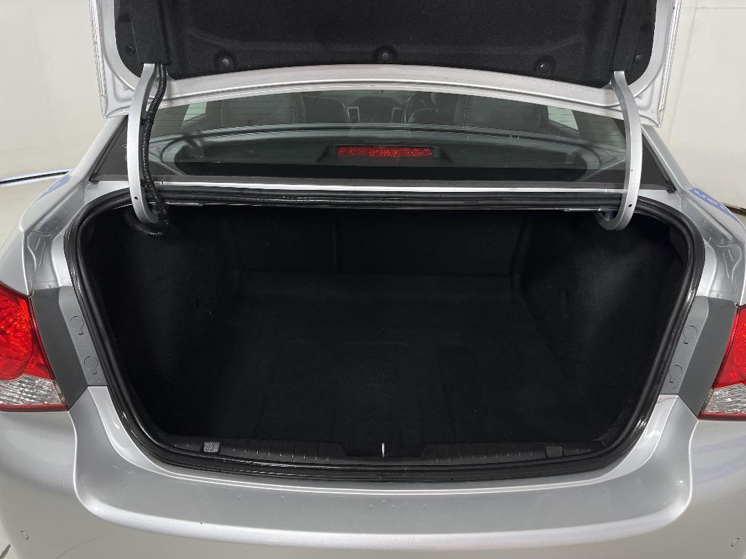 Photo '14' of Holden Cruze