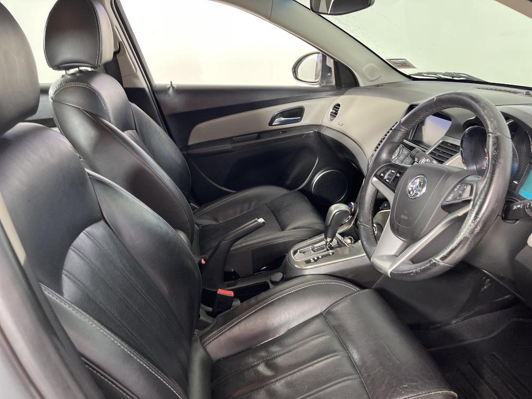 Photo '16' of Holden Cruze