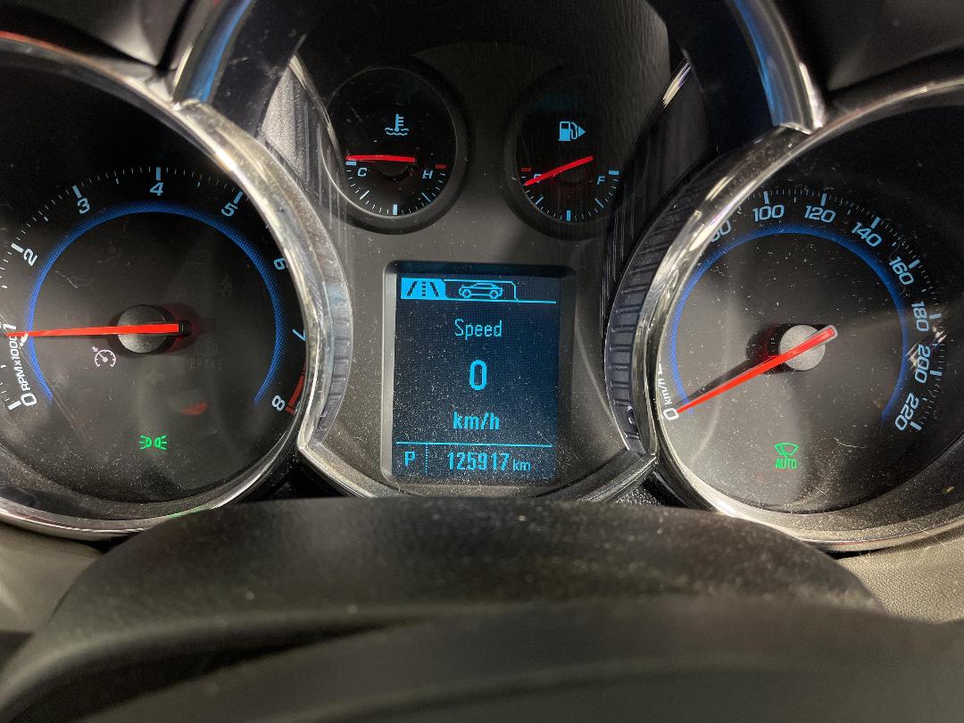 Photo '21' of Holden Cruze