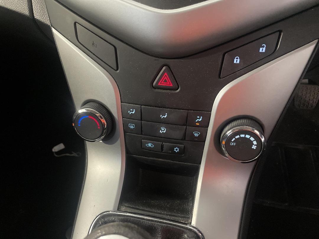 Photo '29' of Holden Cruze Equipe Photo '29' of Holden Cruze Equipe