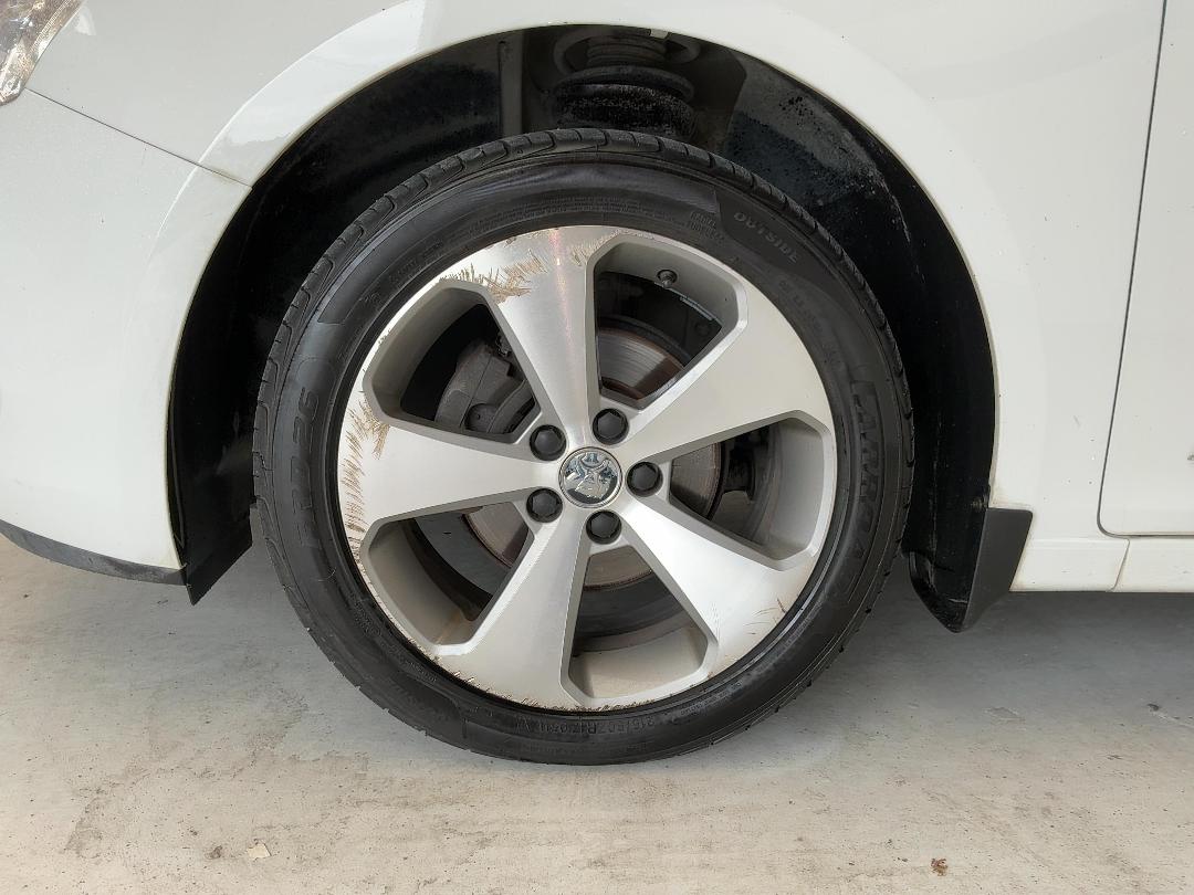 Photo '10' of Holden Cruze