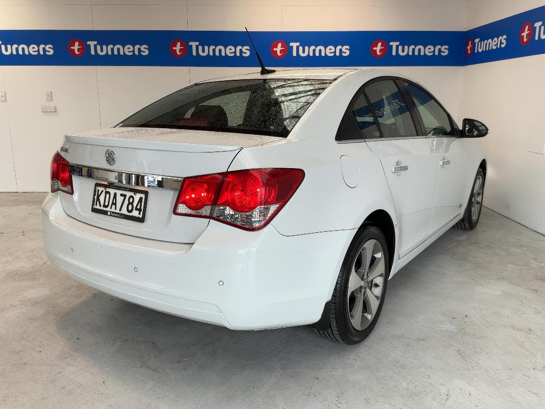 Photo '7' of Holden Cruze