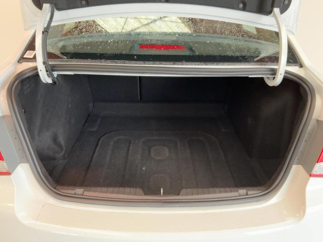 Photo '14' of Holden Cruze