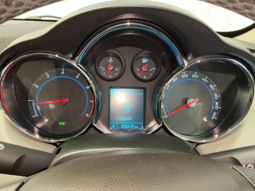 Photo '21' of Holden Cruze