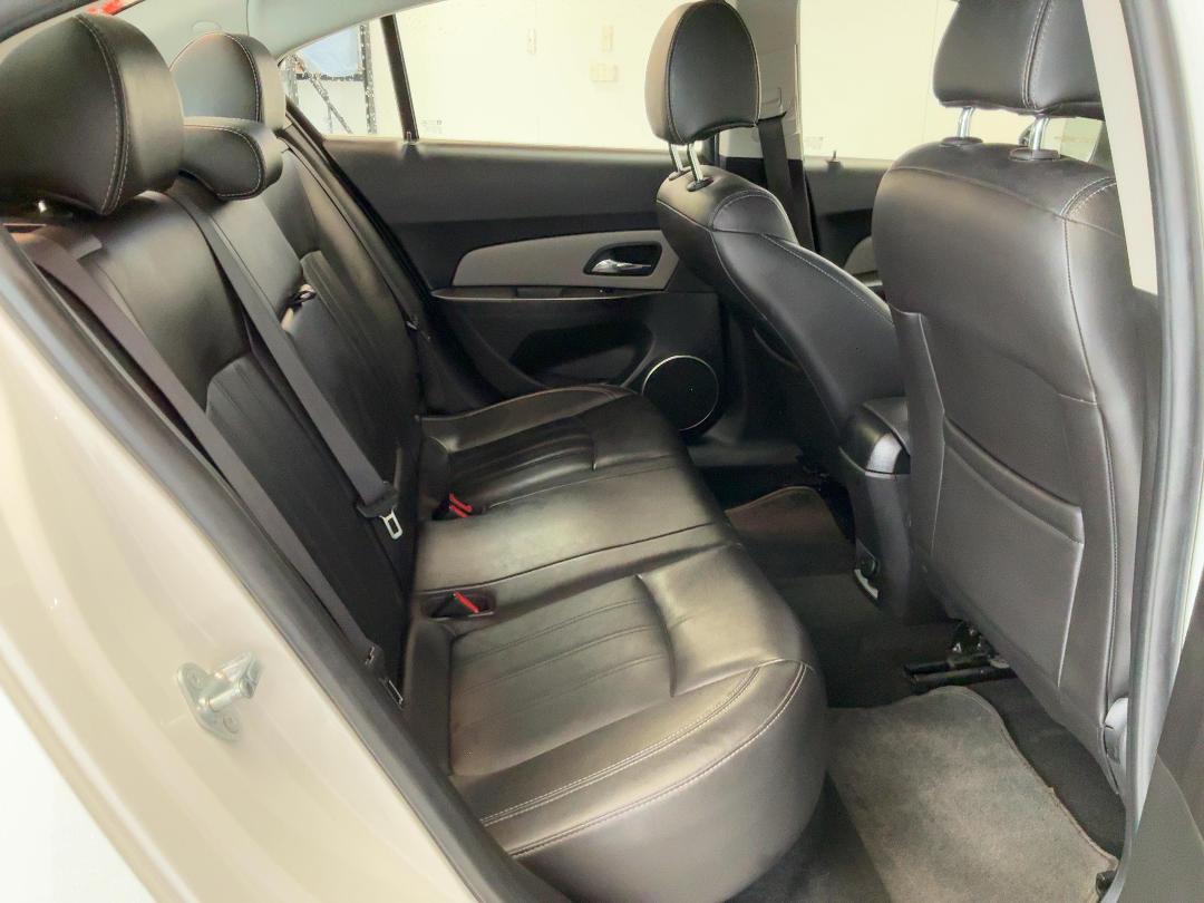 Photo '20' of Holden Cruze