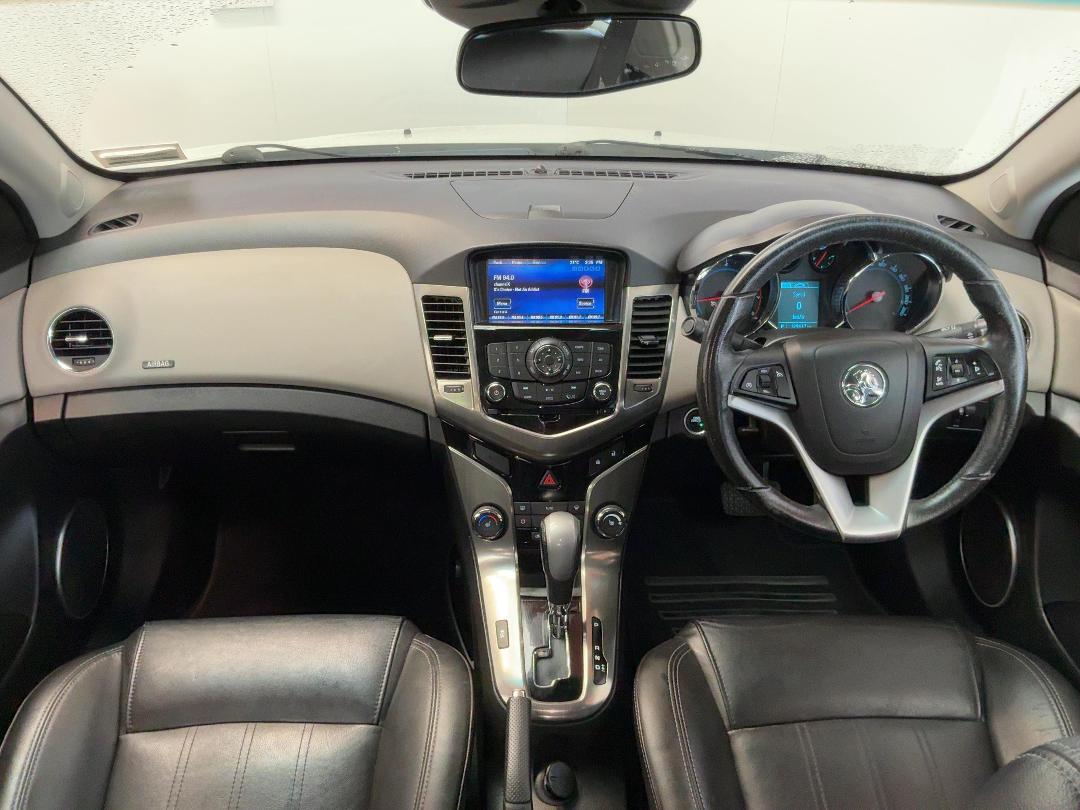 Photo '17' of Holden Cruze