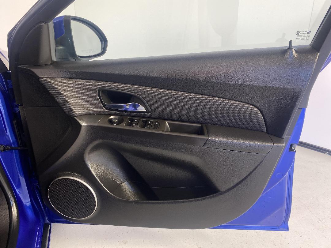 Photo '15' of Holden Cruze Photo '15' of Holden Cruze