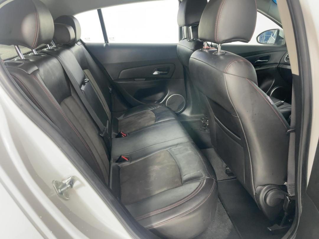 Photo '20' of Holden Cruze