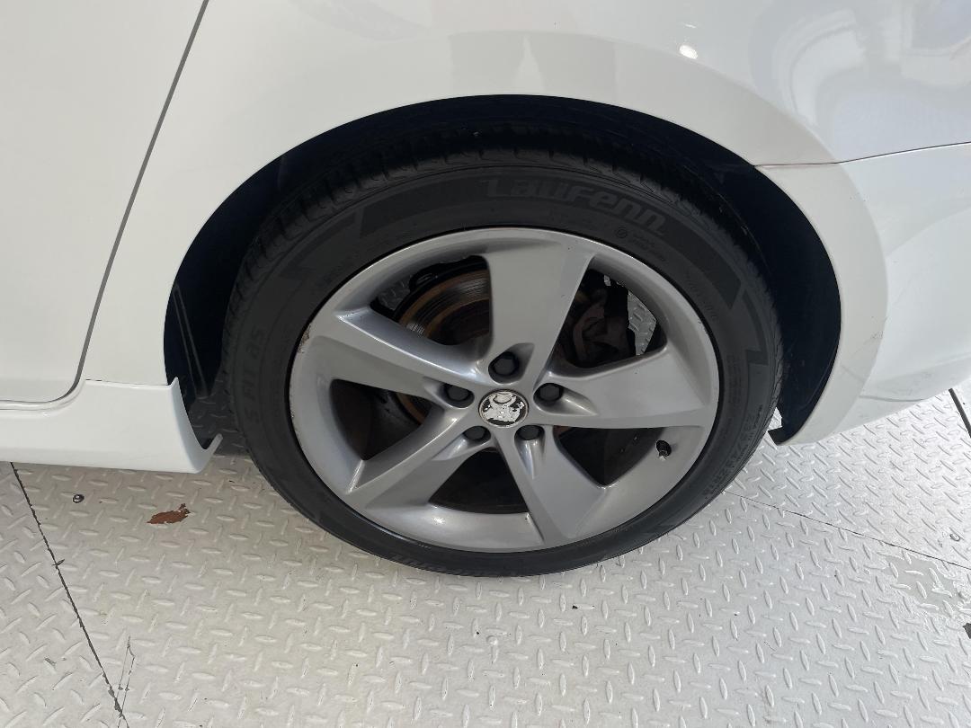 Photo '11' of Holden Cruze Photo '11' of Holden Cruze