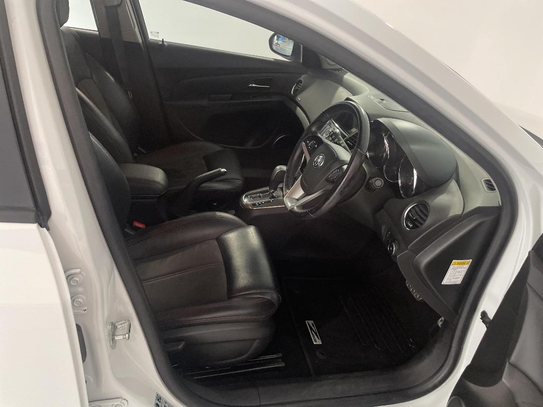 Photo '16' of Holden Cruze Photo '16' of Holden Cruze