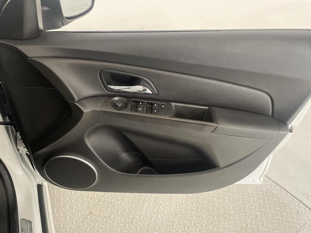 Photo '15' of Holden Cruze Photo '15' of Holden Cruze