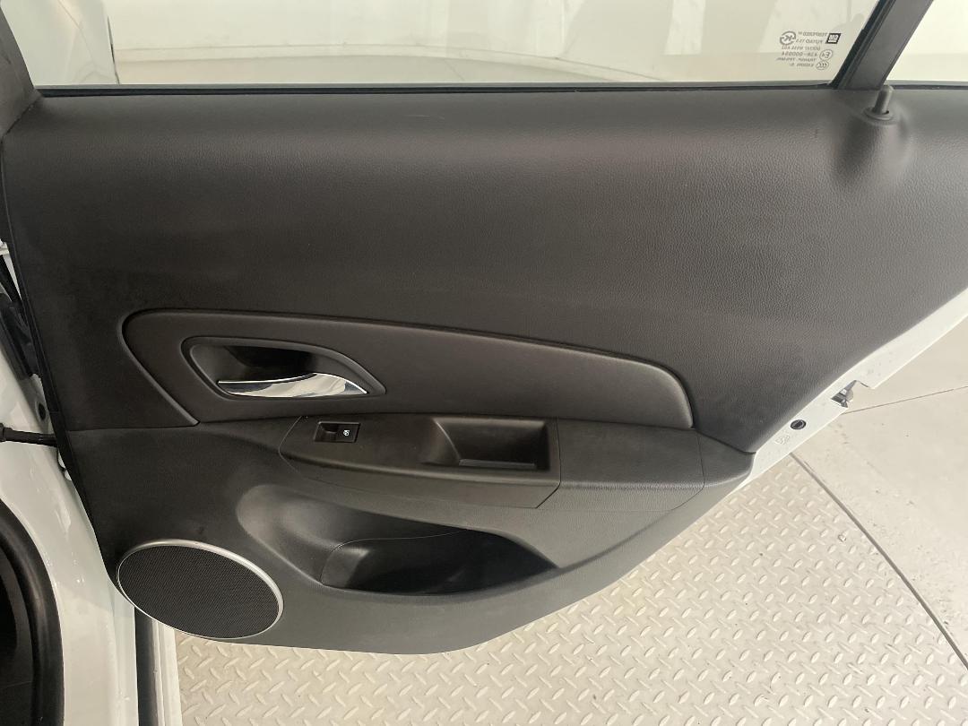 Photo '19' of Holden Cruze Photo '19' of Holden Cruze