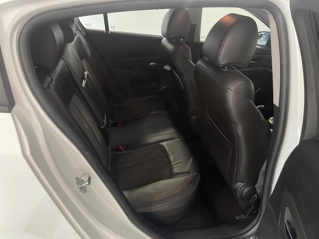 Photo '20' of Holden Cruze Photo '20' of Holden Cruze