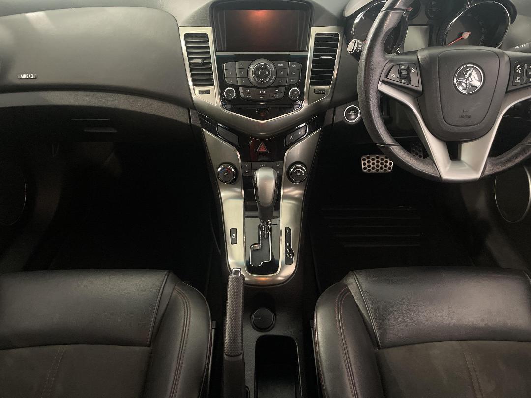 Photo '18' of Holden Cruze Photo '18' of Holden Cruze