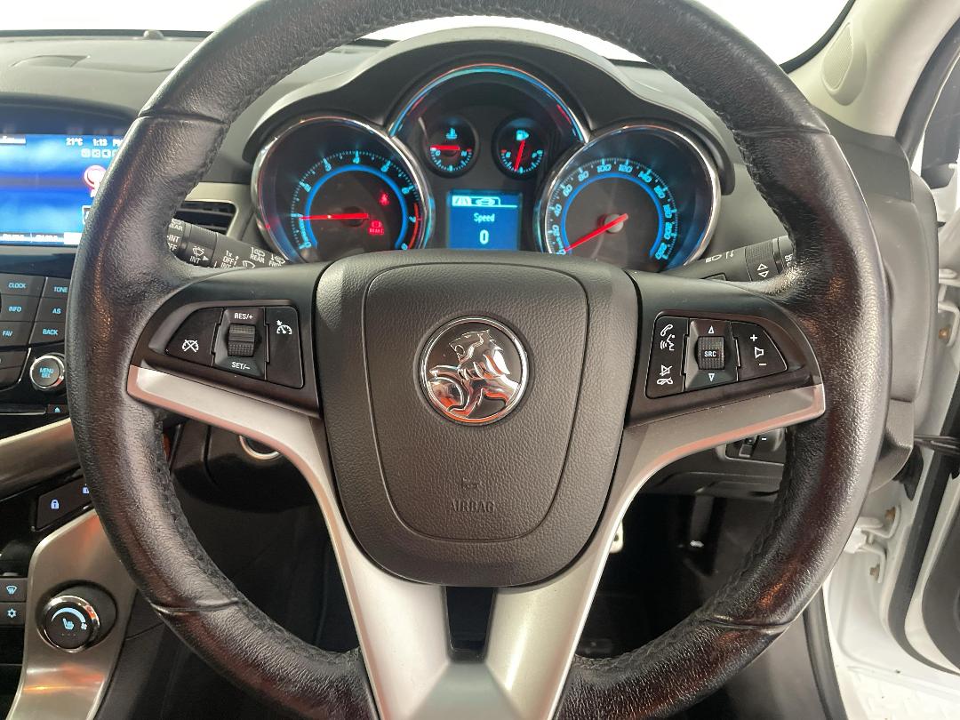 Photo '28' of Holden Cruze Photo '28' of Holden Cruze