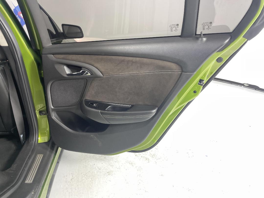 Photo '19' of Holden HSV